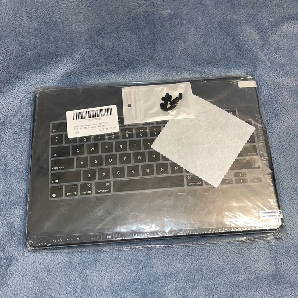 MacBook Pro 14” cover with keyboard cover